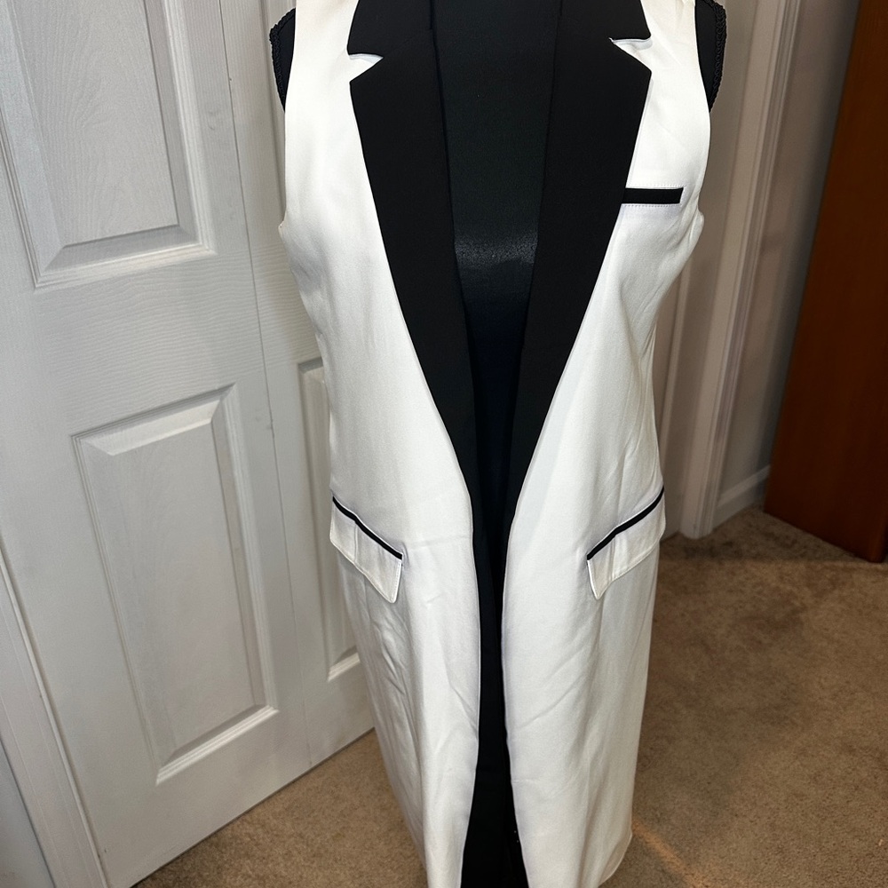 Women's Black and White Sleeveless Blazer Vest